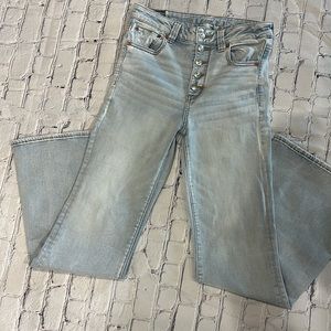 American Eagle Super Hi-Rise Flare Button Fly Light wash 8